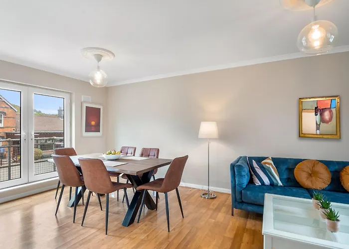 Дом отдыха E1 Station House,