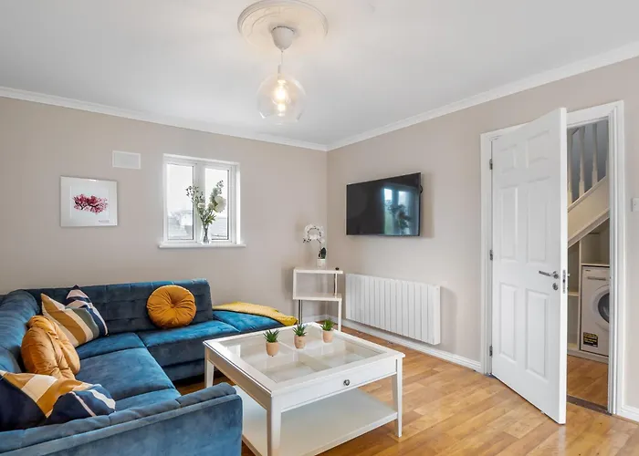 E1 Station House, * Clifden