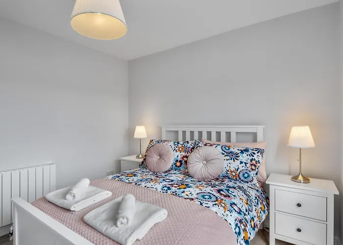 E1 Station House, Nyaraló *