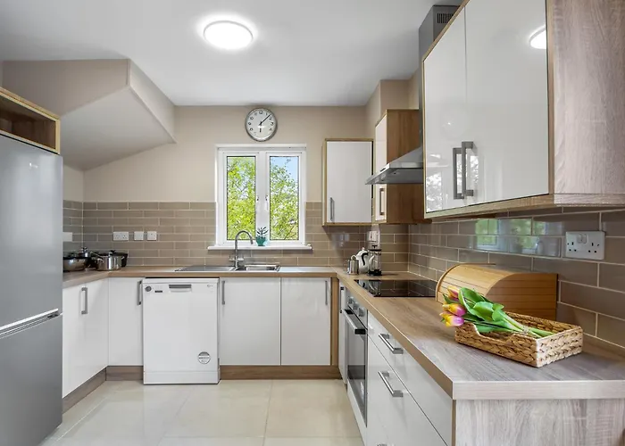 E1 Station House, Клифден